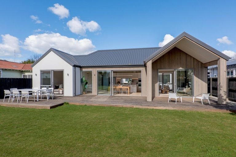 Photo of property in 73 Paparoa Street, Papanui, Christchurch, 8053