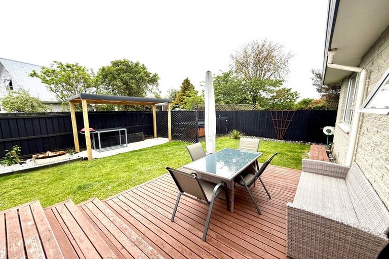 Photo of property in 1/17d Te Maru Place, Redwood, Christchurch, 8051