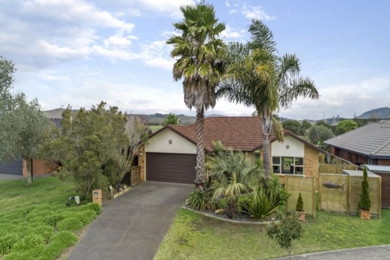 Photo of property in 36 Oreti Crescent, Papamoa Beach, Papamoa, 3118