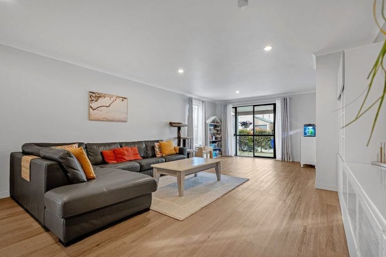 Photo of property in 3 Kuparu Street, Weymouth, Auckland, 2103
