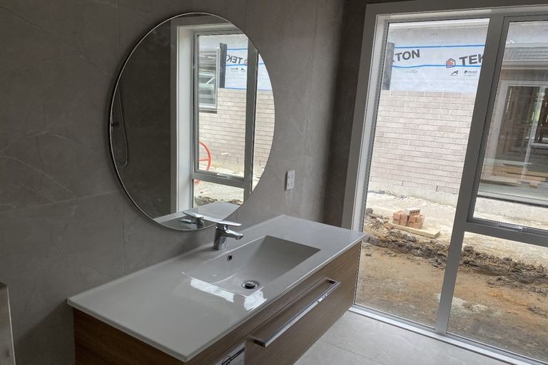 Photo of property in 2 Grove Lane, Omokoroa, 3114