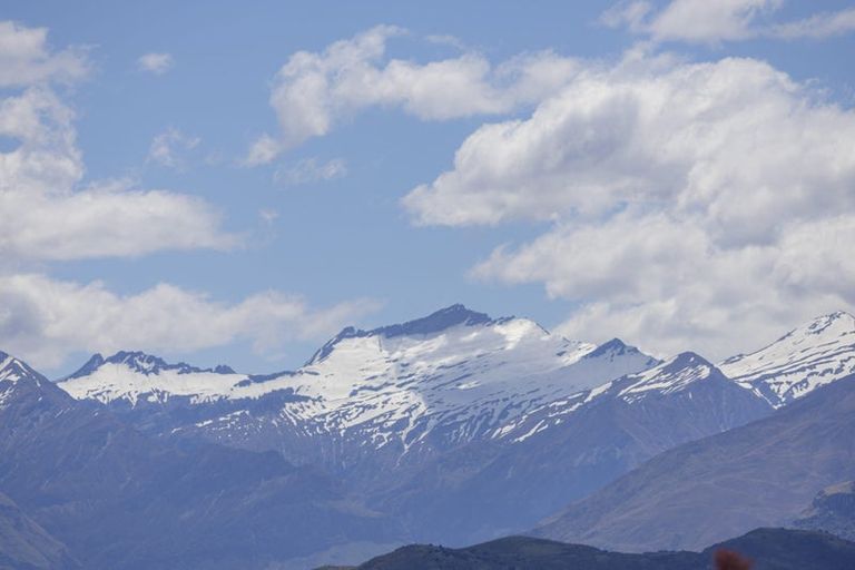 Photo of property in 33 Penrith Park Drive, Wanaka, 9305