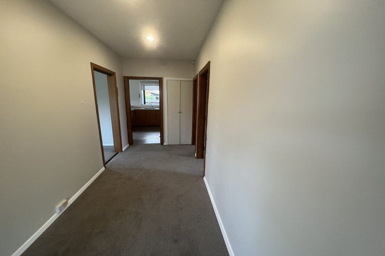 Photo of property in 32 Avonhead Road, Avonhead, Christchurch, 8042