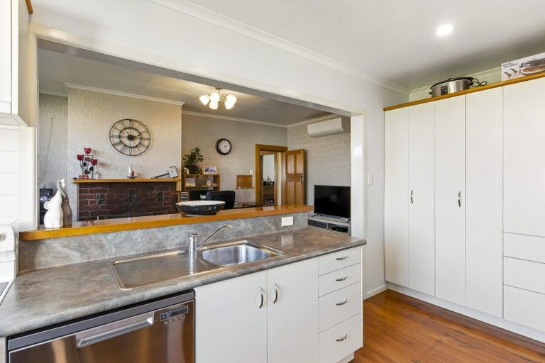 Photo of property in 2 Weraroa Road, Levin, 5510