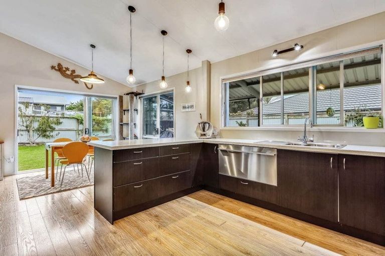 Photo of property in 16 Longview Street, Mangawhai, 0505