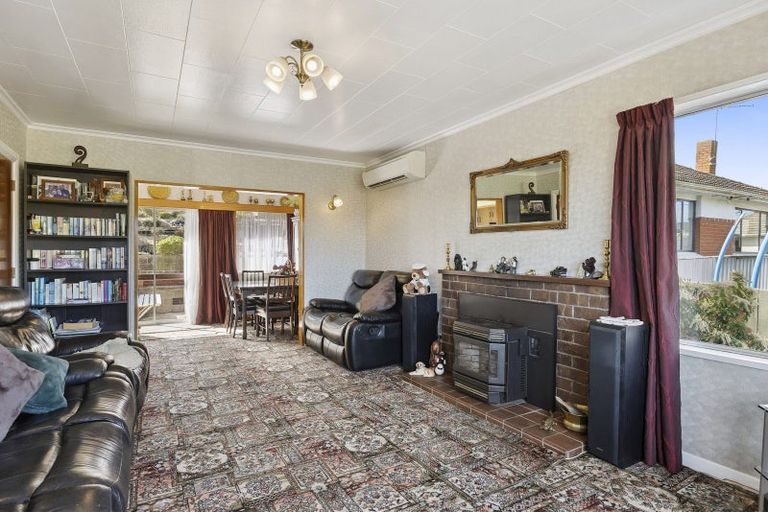 Photo of property in 13 Waldron Crescent, Green Island, Dunedin, 9018