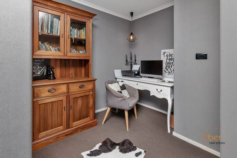 Photo of property in 19 Woodland Road, Maungaturoto, 0588