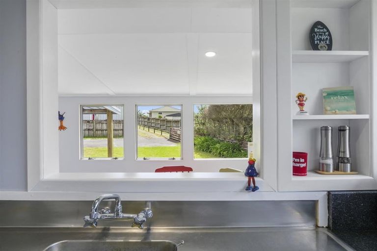 Photo of property in 450 Pukehina Parade, Pukehina, Te Puke, 3189