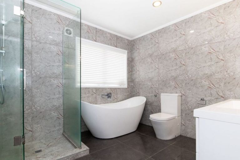 Photo of property in 5 Alice Place, Hillcrest, Auckland, 0627