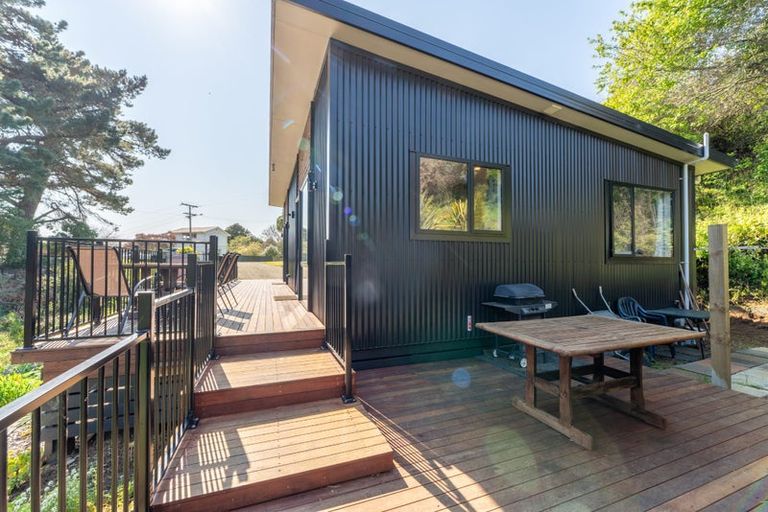 Photo of property in 10 Bute Street, Moeraki, 9482