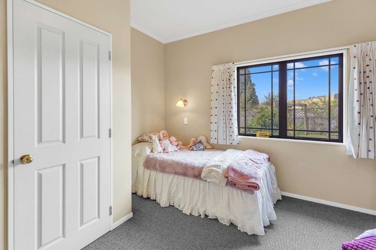 Photo of property in 20 Paraekaretu Street, Hunterville, 4730