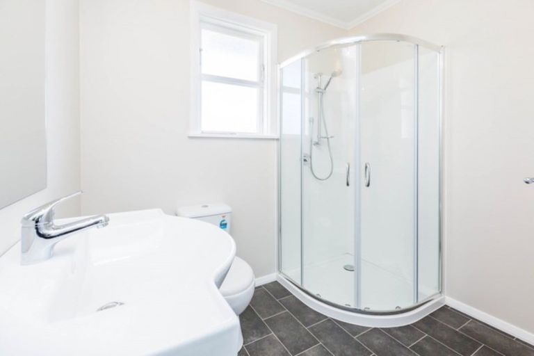 Photo of property in 76b Seddon Street, Wallaceville, Upper Hutt, 5018