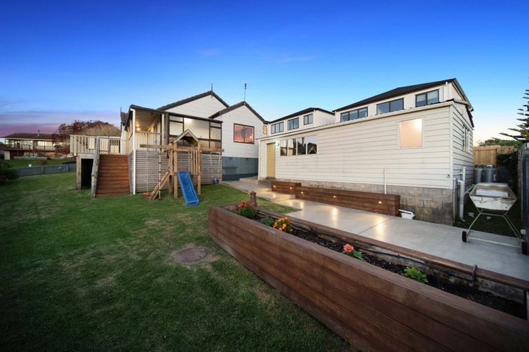 Photo of property in 168 Ransom Smyth Drive, Goodwood Heights, Auckland, 2105