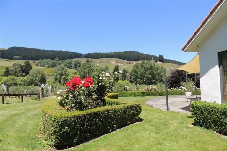 Photo of property in 92 Ellis Wallace Road, Eskdale, Napier, 4182