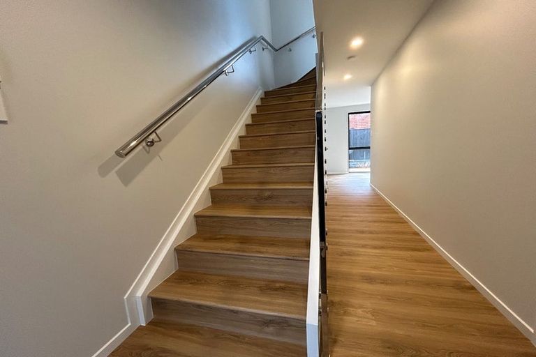 Photo of property in 2/30 Woodford Avenue, Henderson, Auckland, 0610