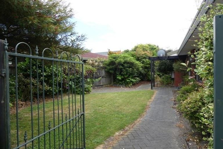 Photo of property in 26 Montclare Avenue, Ilam, Christchurch, 8041