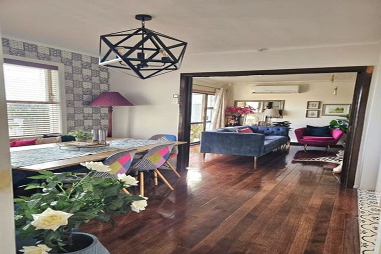 Photo of property in 27 Exminster Street, Blockhouse Bay, Auckland, 0600