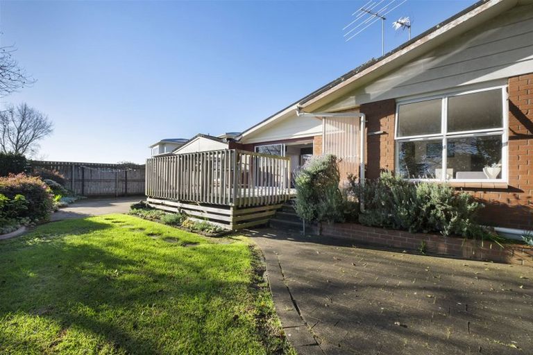 Photo of property in 124 Tiraumea Drive, Pakuranga, Auckland, 2010