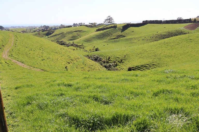 Photo of property in 888a Otaraoa Road, Tikorangi, Waitara, 4383