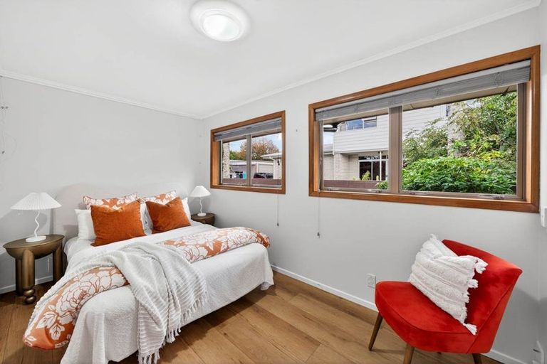 Photo of property in 18b Stratford Avenue, Milford, Auckland, 0620