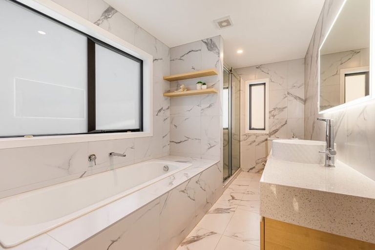 Photo of property in 49b Matipo Road, Te Atatu Peninsula, Auckland, 0610