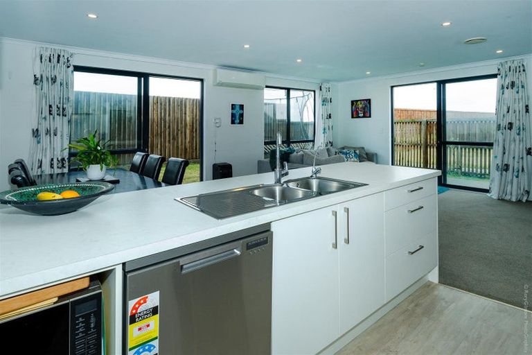 Photo of property in 17 Eric Melrose Lane, Halswell, Christchurch, 8025