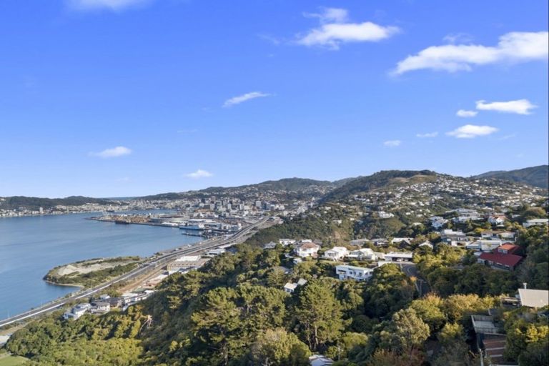 Photo of property in 122b Nicholson Road, Khandallah, Wellington, 6035