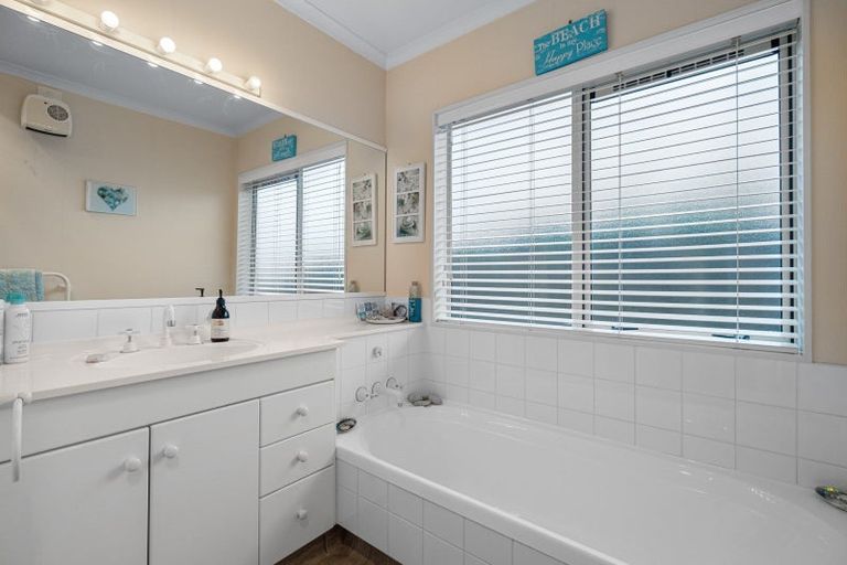 Photo of property in 18 Lasiandra Place, Mount Maunganui, 3116