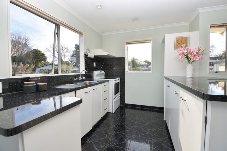Photo of property in 10a Deller Drive, Carterton, 5713