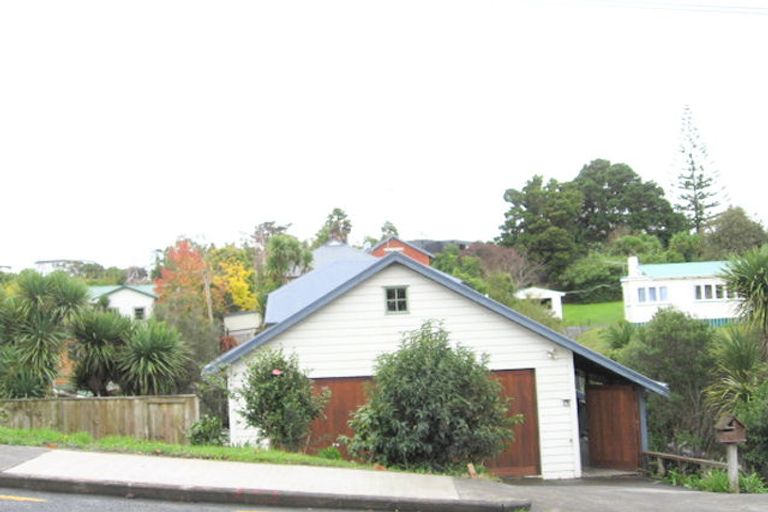 Photo of property in 94 Beach Road, Mellons Bay, Auckland, 2014