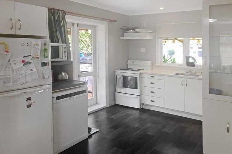 Photo of property in 112 Smith Street, Woolston, Christchurch, 8062