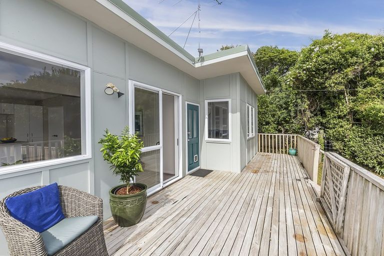 Photo of property in 5a Mepham Place, Ranui, Porirua, 5024