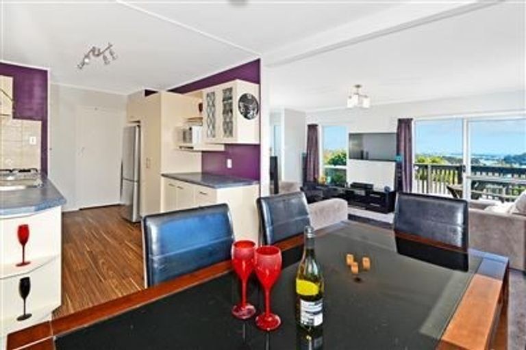 Photo of property in 1/14 Gillan Place, Bayview, Auckland, 0629