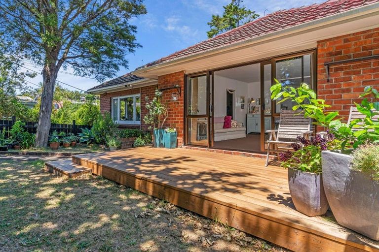 Photo of property in 20 Savoy Road, Glen Eden, Auckland, 0602
