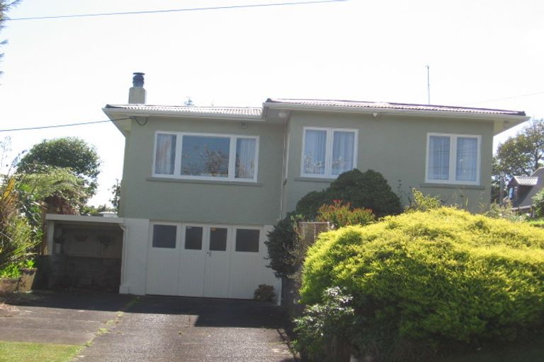 Photo of property in 17 Routley Drive, Glen Eden, Auckland, 0602