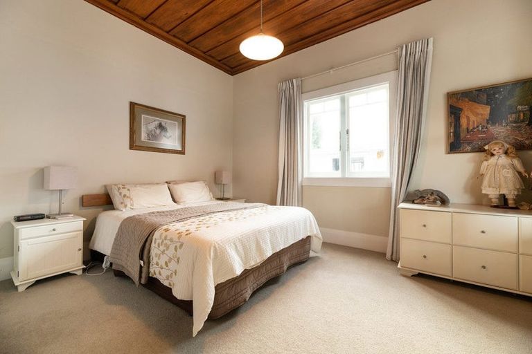 Photo of property in 19 Oliver Road, Eastern Beach, Auckland, 2012