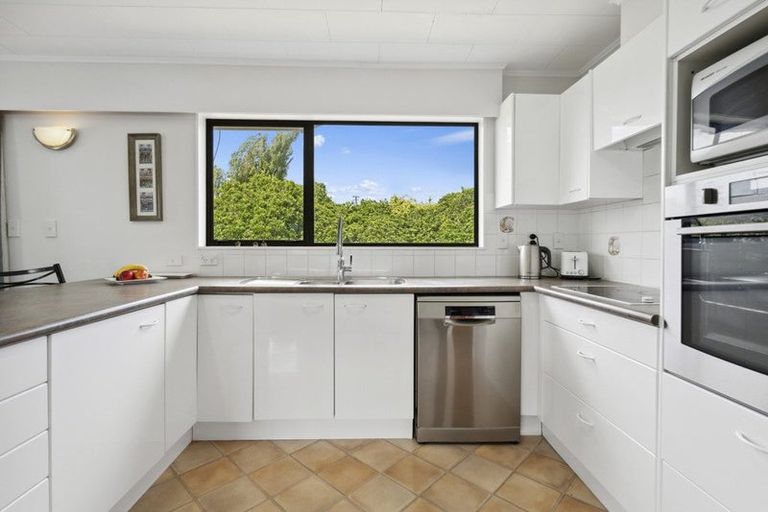 Photo of property in 25 Ngatitoa Street, Tawa, Wellington, 5028