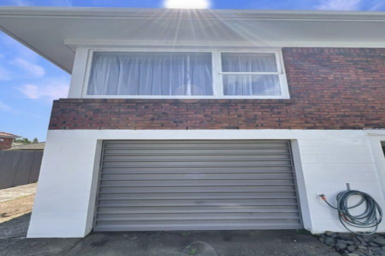 Photo of property in 1/111 Shakespeare Road, Milford, Auckland, 0620