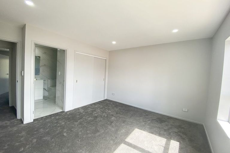 Photo of property in 7d La Trobe Street, Pakuranga Heights, Auckland, 2010