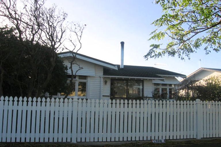 Photo of property in 8 Mahoe Avenue, Takaro, Palmerston North, 4410