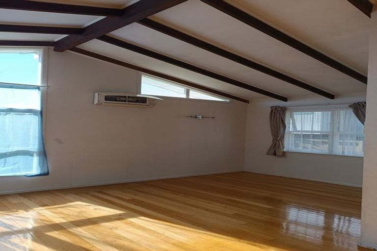 Photo of property in 168 Ennis Avenue, Pakuranga Heights, Auckland, 2010