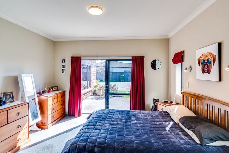 Photo of property in 30 Delta Mews Place, Clive, 4102