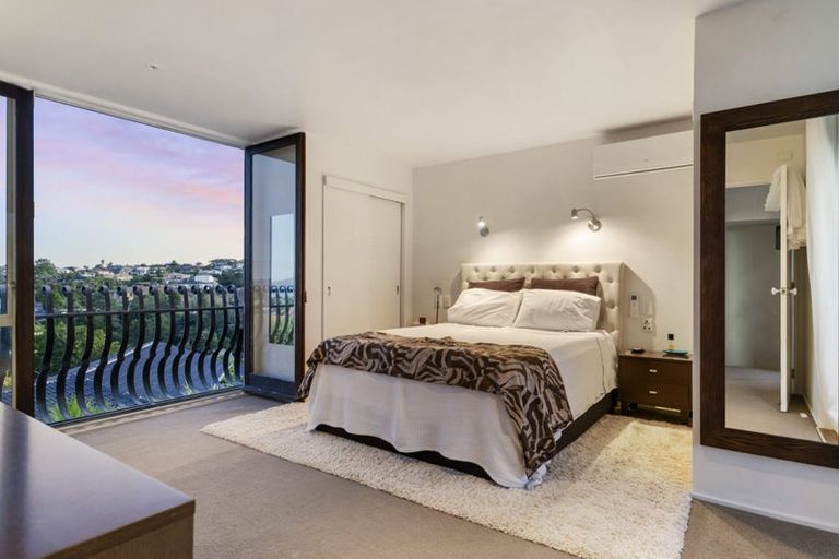 Photo of property in 27a Peter Terrace, Castor Bay, Auckland, 0620