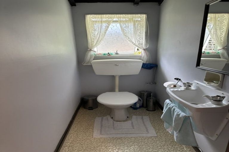 Photo of property in 8 Meuli Street, Eltham, 4322