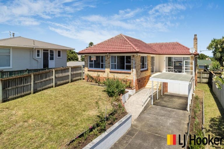 Photo of property in 61 Halver Road, Hillpark, Auckland, 2102