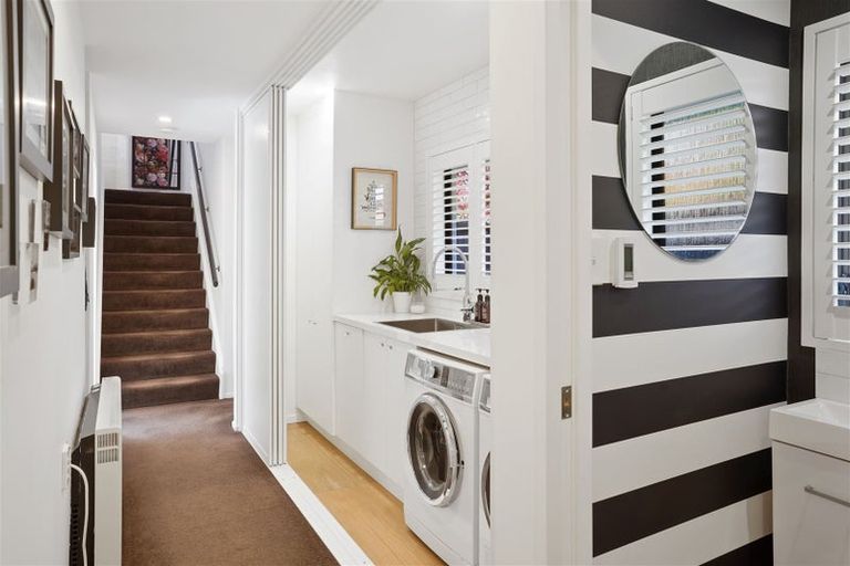 Photo of property in 33 Lavandula Crescent, Burnside, Christchurch, 8042