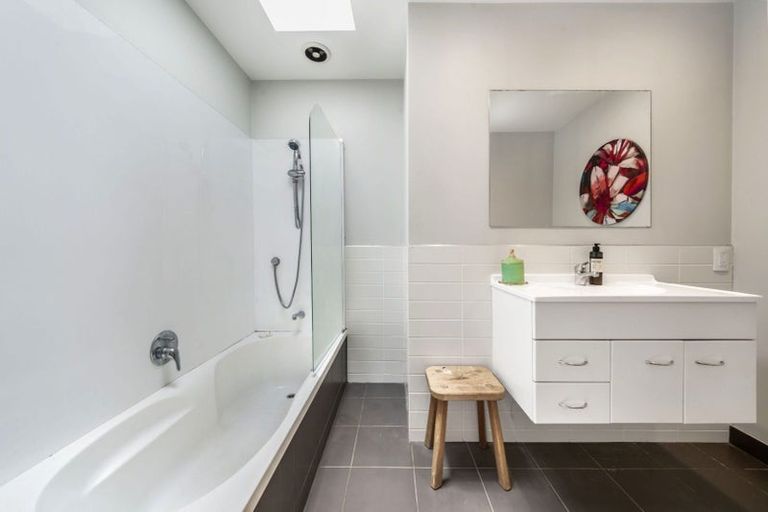 Photo of property in 10b Moana Avenue, Onehunga, Auckland, 1061