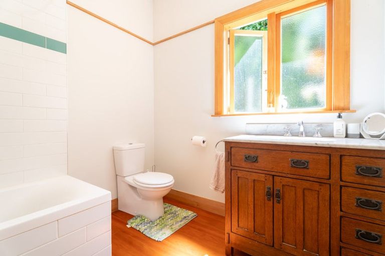 Photo of property in 34 Oban Street, Wadestown, Wellington, 6012