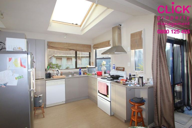 Photo of property in 24 Wynyard Street, South Dunedin, Dunedin, 9012