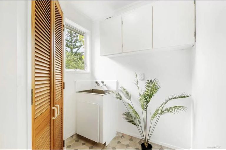 Photo of property in 61 Glenvar Road, Torbay, Auckland, 0630